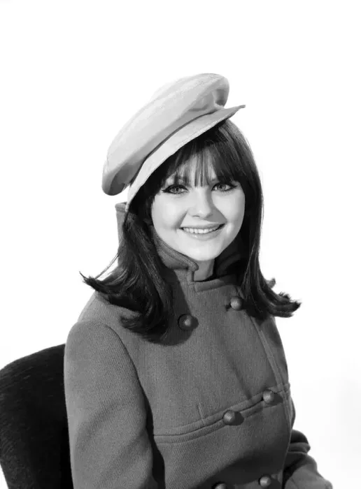 Framed Print : Clothing: Fashion: Hats. Model: Joanne Young. 1966 B2077-005 Framed Print : Clothing: Fashion: Hats. Model: Joanne Young. 1966 B2077-005