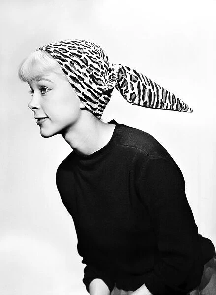 Clothing: Fashion: Head scarf. 1955 B249-005