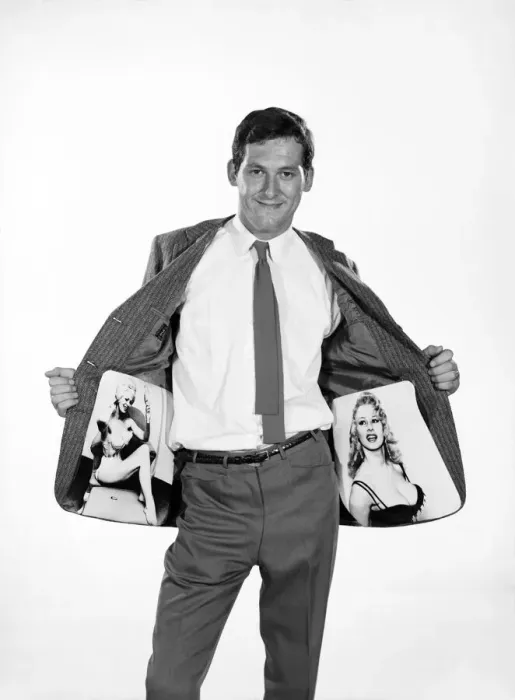 Framed Print : Clothing: Fashion: Menswear: Man wearing pin-up Jacket. Model: Michael Lester. 1962 B1639