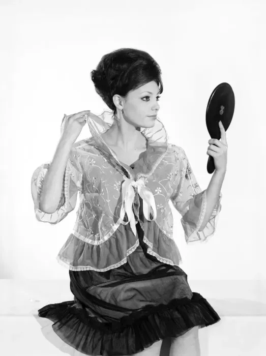 Framed Print : Clothing: Fashion: Nightwear: Woman wearing fur trimmed negligee and bedjacket Framed Print : Clothing: Fashion: Nightwear: Woman wearing fur trimmed negligee and bedjacket