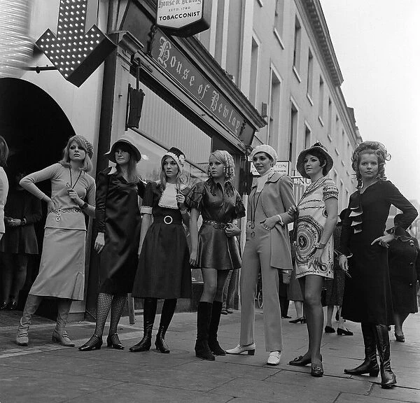 Clothing Fashion November 1967 Openning of a new boutique Just Looking
