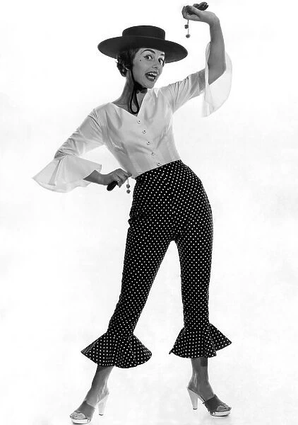 Clothing Fashions 1958: Yolande de Bowoula August 1958 P025263