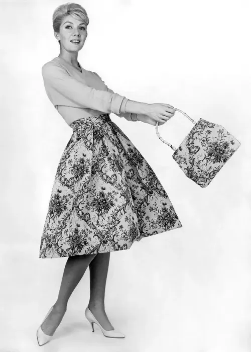Framed Print : Clothing Fashions: August 1959 P025302 Framed Print : Clothing Fashions: August 1959 P025302