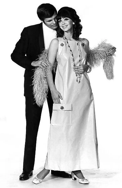 Clothing: Sandra Hil and David Glee. December 1968 P008543