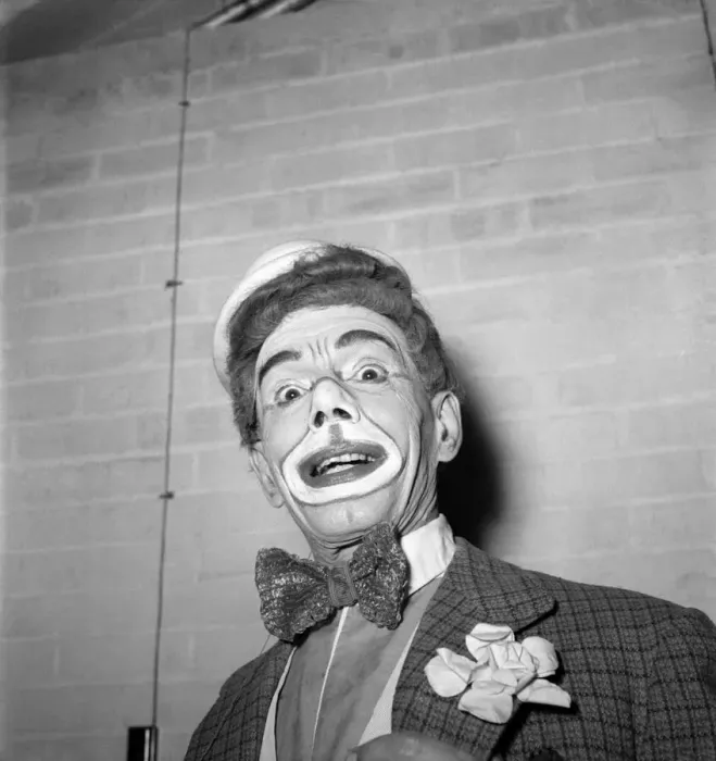 Framed Print : Clown. December 1948 O16187-001 Framed Print : Clown. December 1948 O16187-001