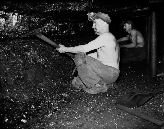 Framed Print : Coal miners working at the coal face in the Somerset coalfields, March 1946 OP403A Framed Print : Coal miners working at the coal face in the Somerset coalfields, March 1946 OP403A