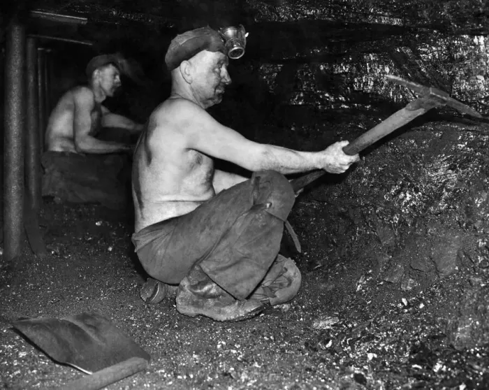 Framed Print : Coal Mines underground scenes. March 1946 P017833 Framed Print : Coal Mines underground scenes. March 1946 P017833