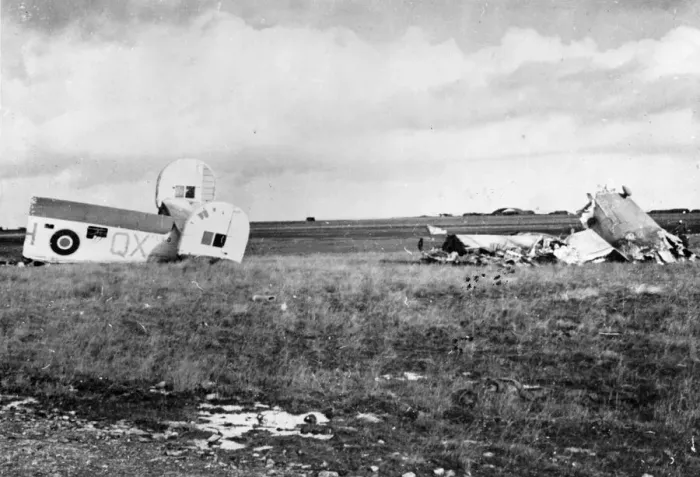 Framed Print : A Coastal command Liberator was damaged by blast after attacking a German U-boat Framed Print : A Coastal command Liberator was damaged by blast after attacking a German U-boat