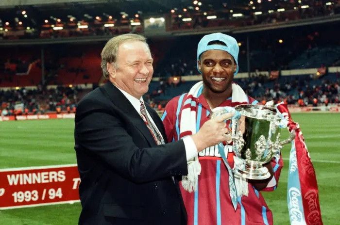 Framed Print : Coca Cola Cup Final. Aston Villa 3 v Manchester United 1