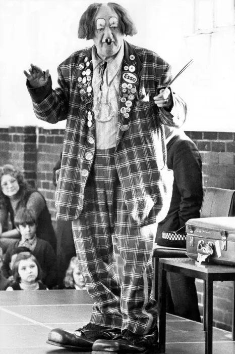 Framed Print : Coco the clown turns serious at Walkergate Junior School, Newcastle Framed Print : Coco the clown turns serious at Walkergate Junior School, Newcastle