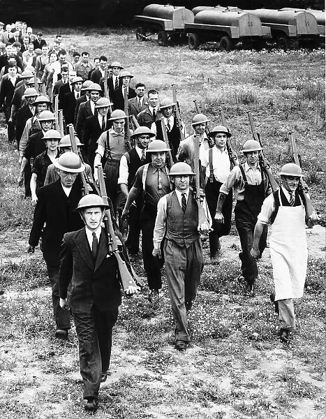 Col WM Tickler marches his Home Guard unit June 1940 through Maidenhead. WW2