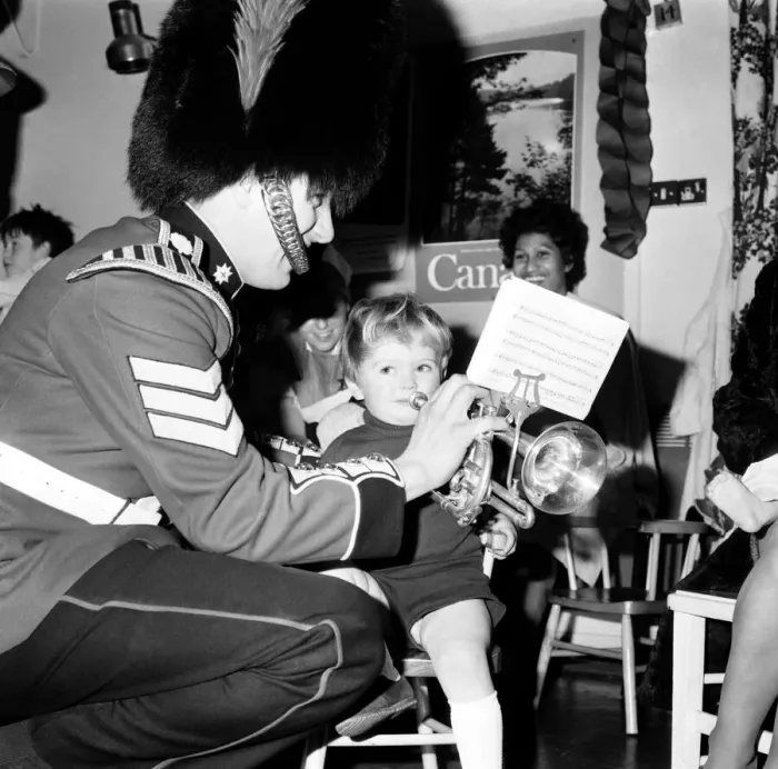 Framed Print : Part of the Coldstream Guards Band went to the childrens ward at St