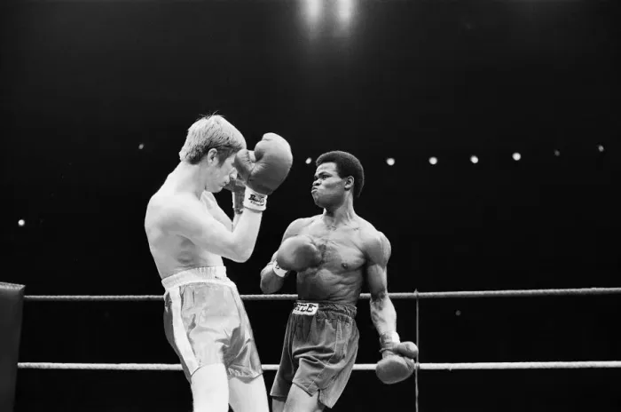 Framed Print : Colin Jones v Kirkland Laing for the British Welterweight Title
