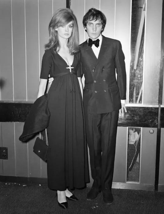 Framed Print : The Collector, 1965 film premiere at the Columbia Theatre, London