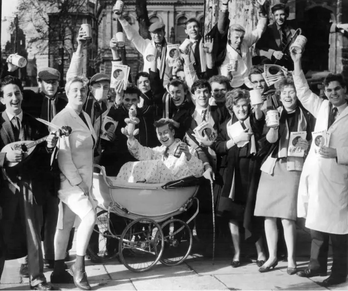 Framed Print : The collectors for student Rag Week started today on 18th October 1961 on their thour of