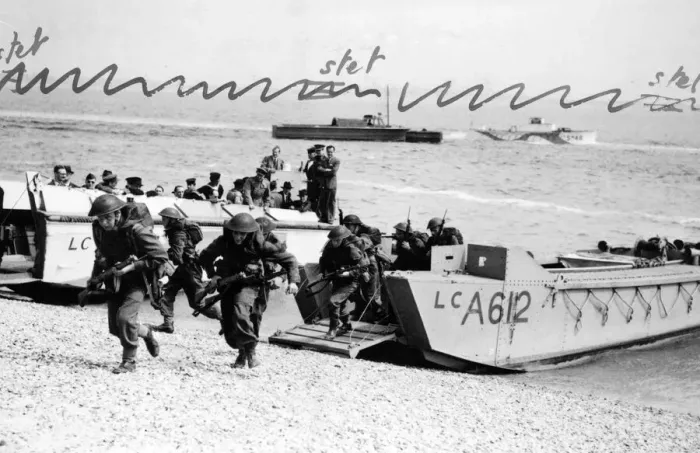 Framed Print : Combined operations exercise. Royal Marine Commandos landing from Troop carrying craft Framed Print : Combined operations exercise. Royal Marine Commandos landing from Troop carrying craft