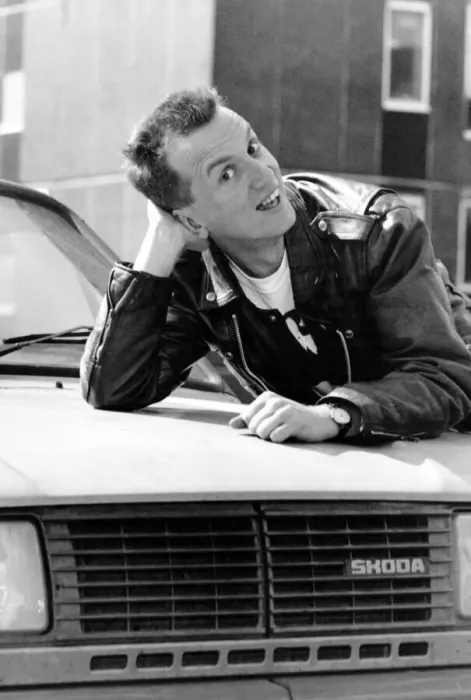 Framed Print : Comedian Frank Skinner who has just returned from the Edinburgh Festival Framed Print : Comedian Frank Skinner who has just returned from the Edinburgh Festival