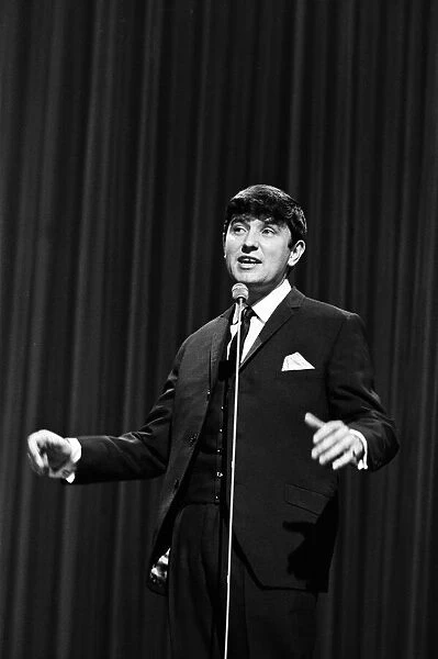 Comedian Jimmy Tarbuck rehearsing. 27th October 1963