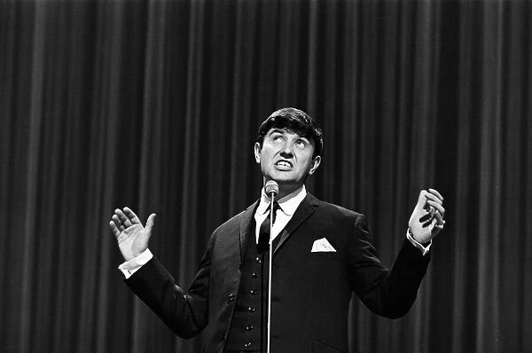 Comedian Jimmy Tarbuck rehearsing. 27th October 1963