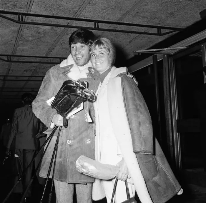 Framed Print : Comedian Jimmy Tarbuck returned home from his Caribbean holiday