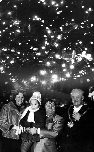 Comedian Les Dawson in Liverpool at the turning on of the Christmas lights