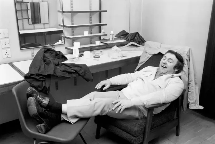 Framed Print : Comedian Les Dawson relaxing in his dressing room at Yorkshire Television studios Framed Print : Comedian Les Dawson relaxing in his dressing room at Yorkshire Television studios