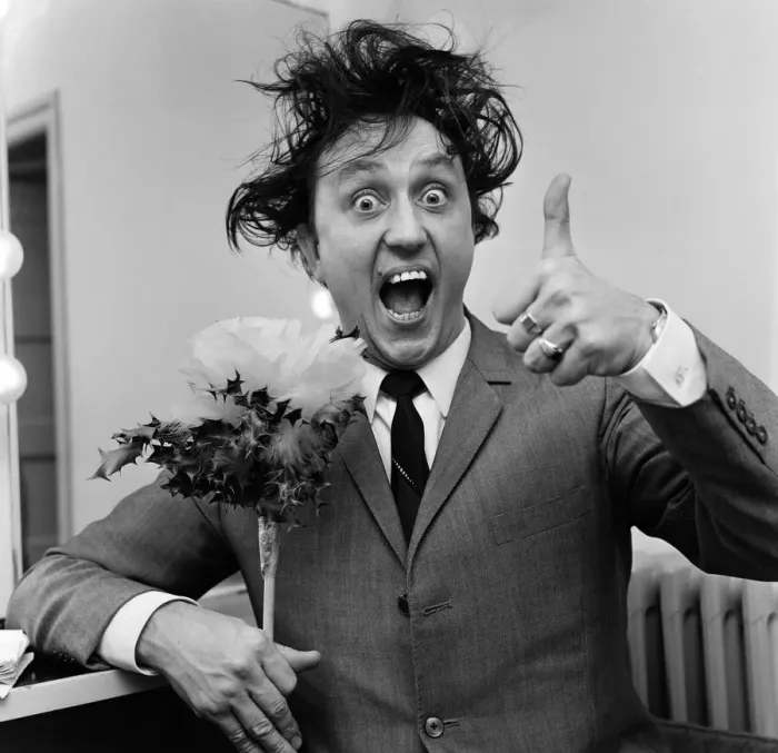 Framed Print : Comedian and singer Ken Dodd has been signed for a new series of London Palladium shows Framed Print : Comedian and singer Ken Dodd has been signed for a new series of London Palladium shows