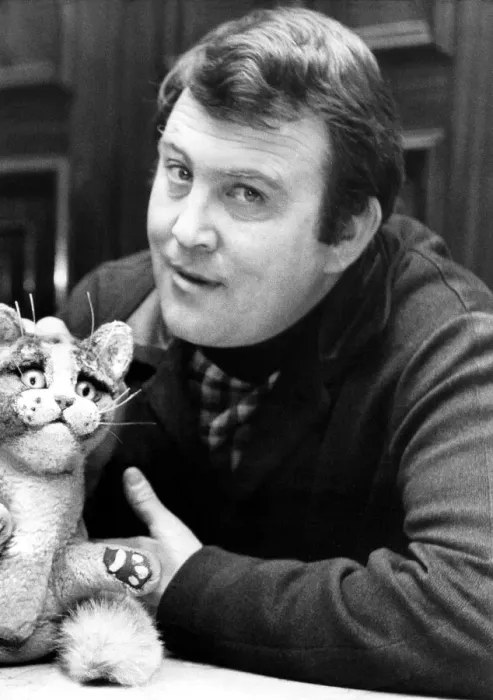 Framed Print : Comedy star Terry Scott appeared at the Theatre Royal, Newcastle Framed Print : Comedy star Terry Scott appeared at the Theatre Royal, Newcastle