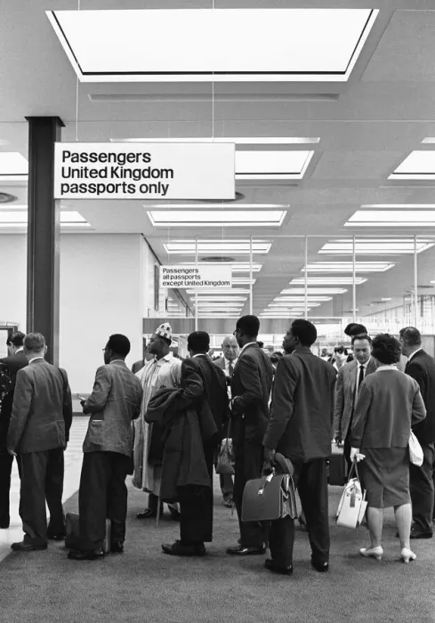 Framed Print : Commonwealth Immigration Act comes into force at London Heathrow Airport. 1st July 1962 Framed Print : Commonwealth Immigration Act comes into force at London Heathrow Airport. 1st July 1962