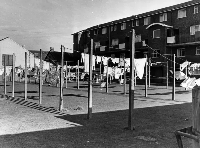 Framed Print : A communal backyard in Hodges Square, Butetown, an idea some housewives heartily detest Framed Print : A communal backyard in Hodges Square, Butetown, an idea some housewives heartily detest