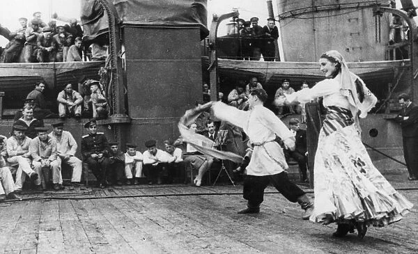 A company of actors of Moscow theatres performed before the sailors of the Northern fleet