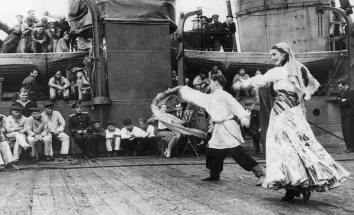 Framed Print : A company of actors of Moscow theatres performed before the sailors of the Northern fleet Framed Print : A company of actors of Moscow theatres performed before the sailors of the Northern fleet