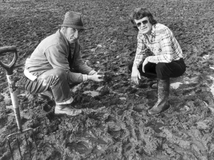 Framed Print : A concerned Eddie McCreadie (R) Chelsea Football Club manager examines the surface water Framed Print : A concerned Eddie McCreadie (R) Chelsea Football Club manager examines the surface water