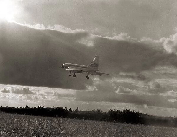 Concorde Aircraft - August 1970 Concorde comes into land with its new Rolls Royce