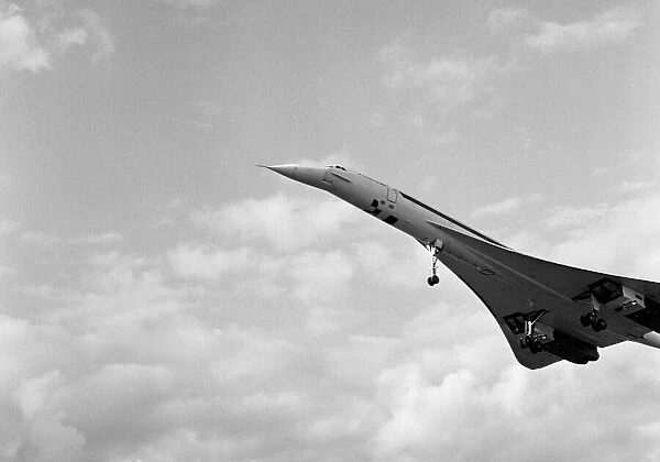 Concorde lands at RAF Fairfield after successful test flight of new engines