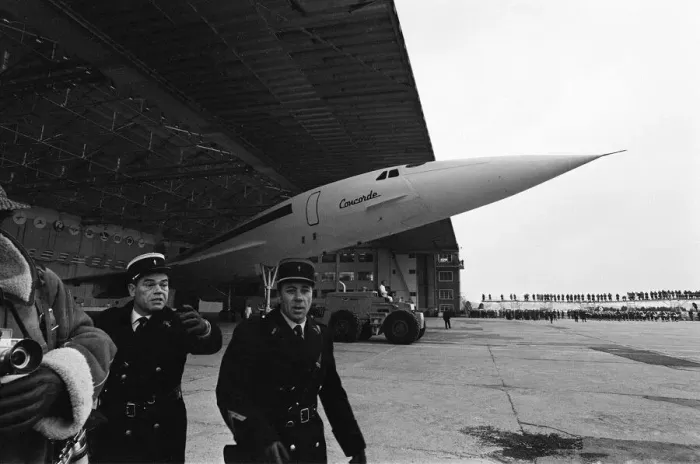Framed Print : Concorde, prototype 001 makes its first official public appearance as it is unveiled Framed Print : Concorde, prototype 001 makes its first official public appearance as it is unveiled