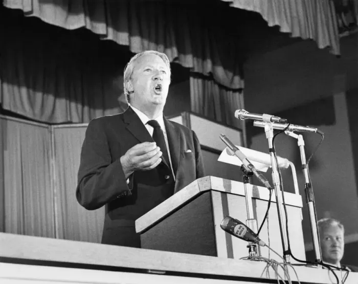 Framed Print : Conservative party leader Edward Heath speaking at an election meeting at South Croydon Framed Print : Conservative party leader Edward Heath speaking at an election meeting at South Croydon