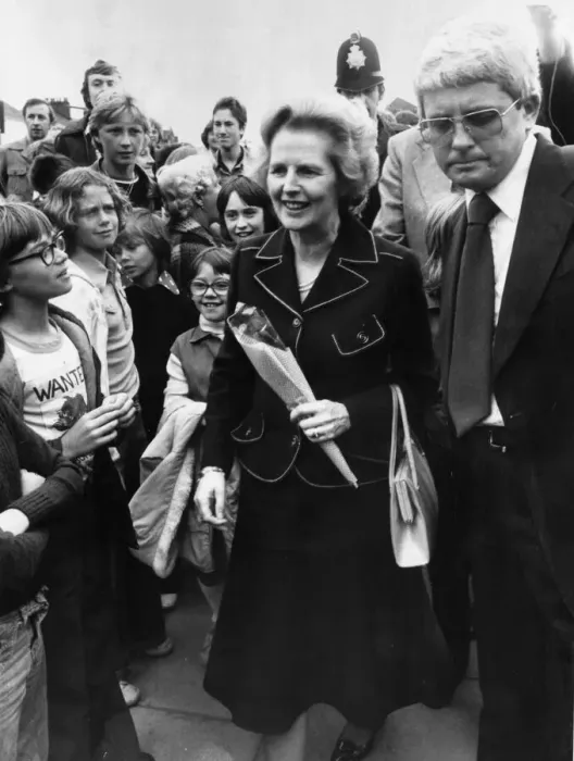 Framed Print : Conservative Party leader Margaret Thatcher chats with crowds on a walkabout Framed Print : Conservative Party leader Margaret Thatcher chats with crowds on a walkabout