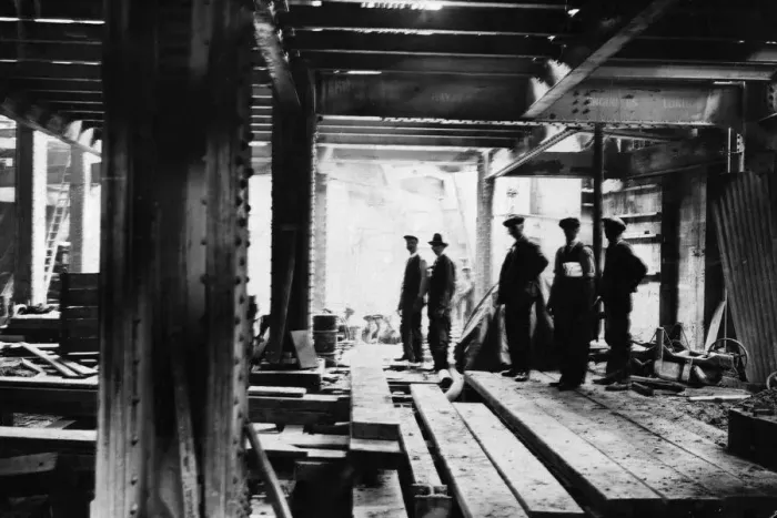 Framed Print : Construction of the new Daily Mirror printing site at Back Hill