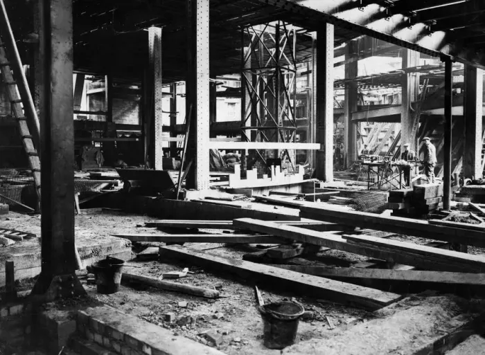 Framed Print : Construction of the new Daily Mirror printing site at Back Hill Framed Print : Construction of the new Daily Mirror printing site at Back Hill