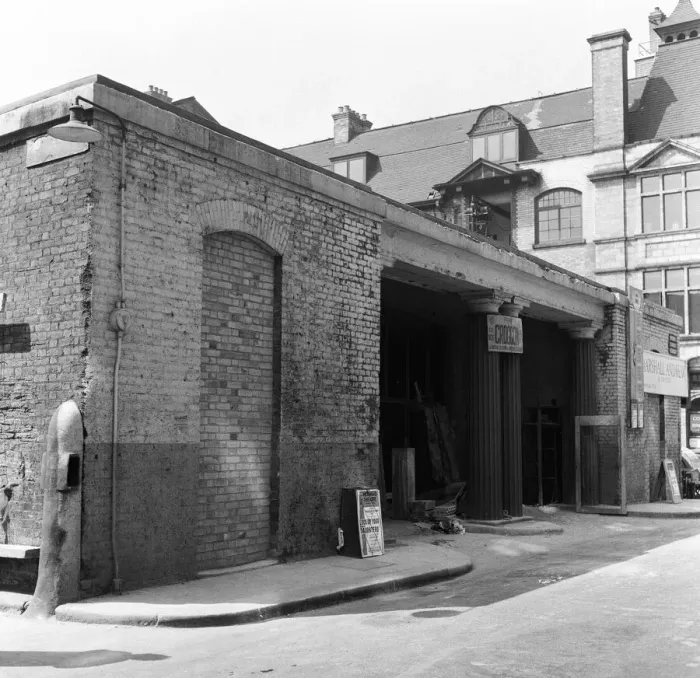 Framed Print : Construction of the new Mermaid Theatre at Puddle Dock, Upper Thames Street in London