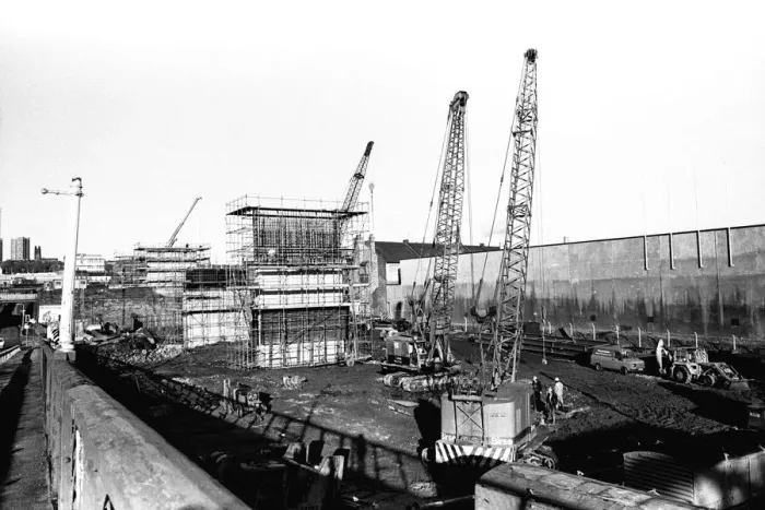 Framed Print : The construction of the new Redheugh Bridge across the River Tyne in Newcastle 12 January