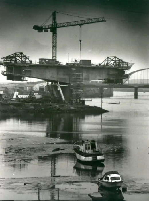 Framed Print : Construction on the new Scotswood Bridge over the river Tyne Framed Print : Construction on the new Scotswood Bridge over the river Tyne
