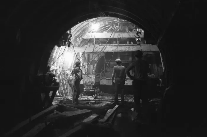 Framed Print : Construction of the Victoria Line under the streets of London 29th October 1964