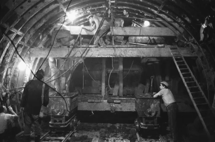 Framed Print : Construction of the Victoria Line under the streets of London 29th October 1964 Framed Print : Construction of the Victoria Line under the streets of London 29th October 1964