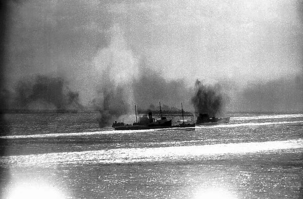 Convoy being bombed in the straits of Dover In 1940 the German Luftwaffe started to