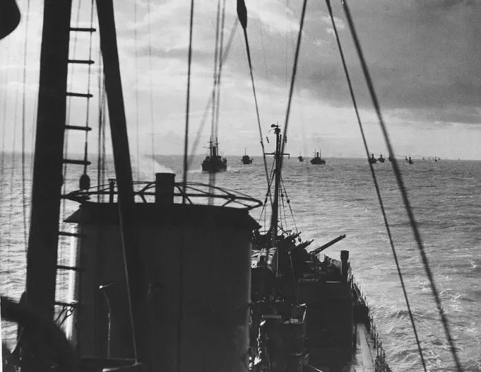 Framed Print : Convoy of ships with a destroyer escort crosses the Atlantic during WW2 1943 Framed Print : Convoy of ships with a destroyer escort crosses the Atlantic during WW2 1943