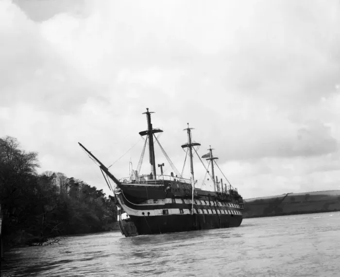Framed Print : The Conway (Cadet Ship) goes aground near the Meniai Bridge Framed Print : The Conway (Cadet Ship) goes aground near the Meniai Bridge