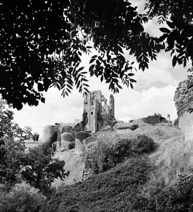 Framed Print : Corfe Castle, The Square, Wareham, Dorset. Corfe Castle Framed Print : Corfe Castle, The Square, Wareham, Dorset. Corfe Castle