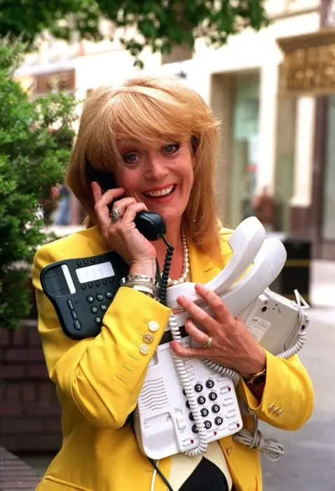 Framed Print : Coronation actress Sherrie Hewson pictured at the BT shop in Buchanan Street, Glasgow Framed Print : Coronation actress Sherrie Hewson pictured at the BT shop in Buchanan Street, Glasgow